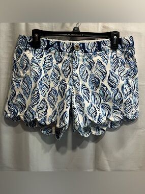 Lilly Pulitzer The Buttercup Stretch Shorts 5” Blue Shells Scalloped Hem Size 6